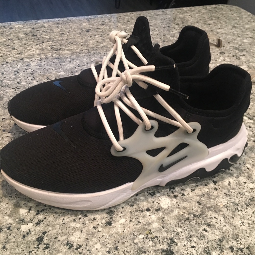 Men’s Nike React Presto - sz 10 Blk/Wht